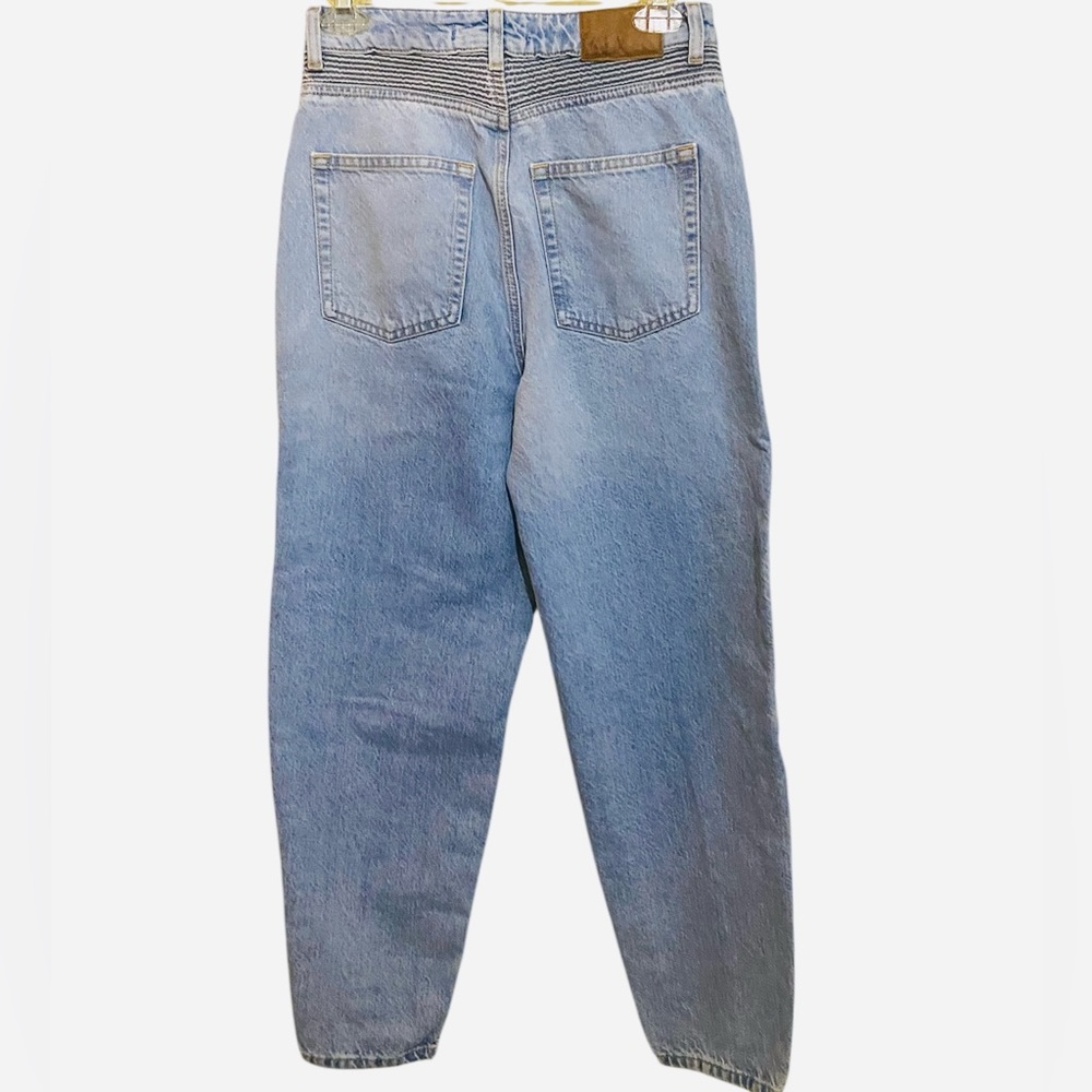 ZARA Size 4-26” Waist‎ Barrel Leg High Rise Mom Moto Ankle Jeans Pleated Detail - Picture 6 of 8